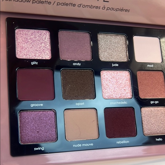 Natasha Denona Retro Eyeshadow Palette - Picture 4 of 9